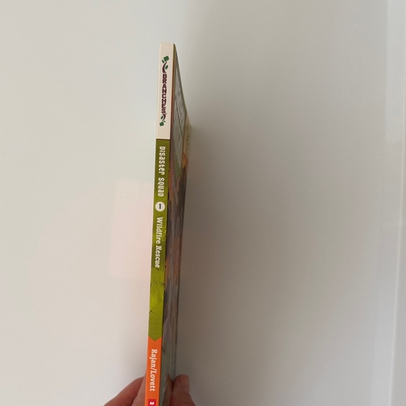 Scholastic Disaster Squad: Wildfire Rescue - Picture 2 of 4